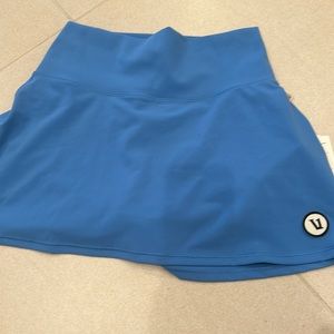 Blue vuori skirt size xs NWT perfect condition